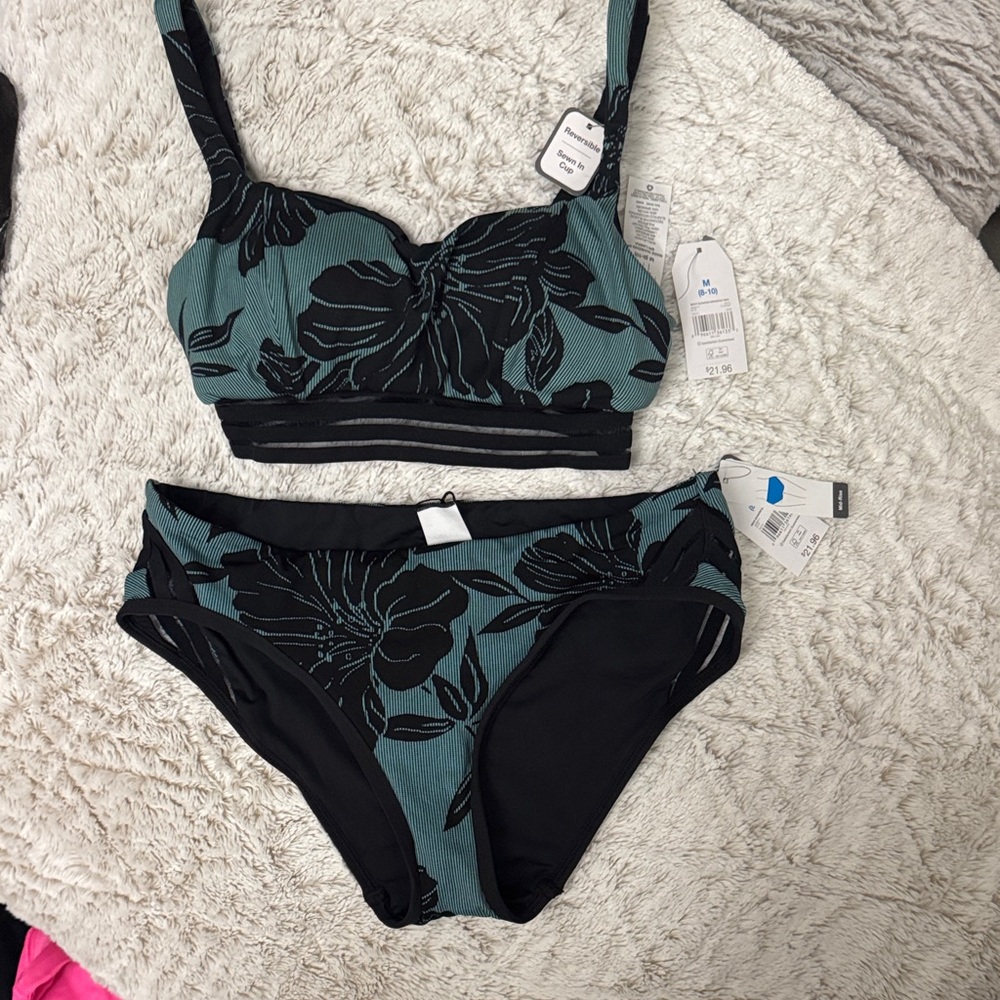 Floral Black and Green Women's Swimwear Set new never worn tags on
